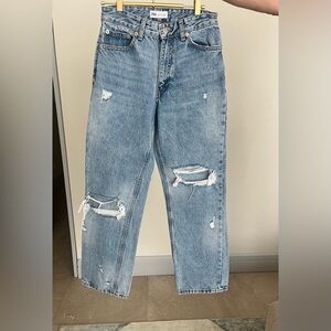 Zara Straight Leg Ripped Jeans🤍 Size 4